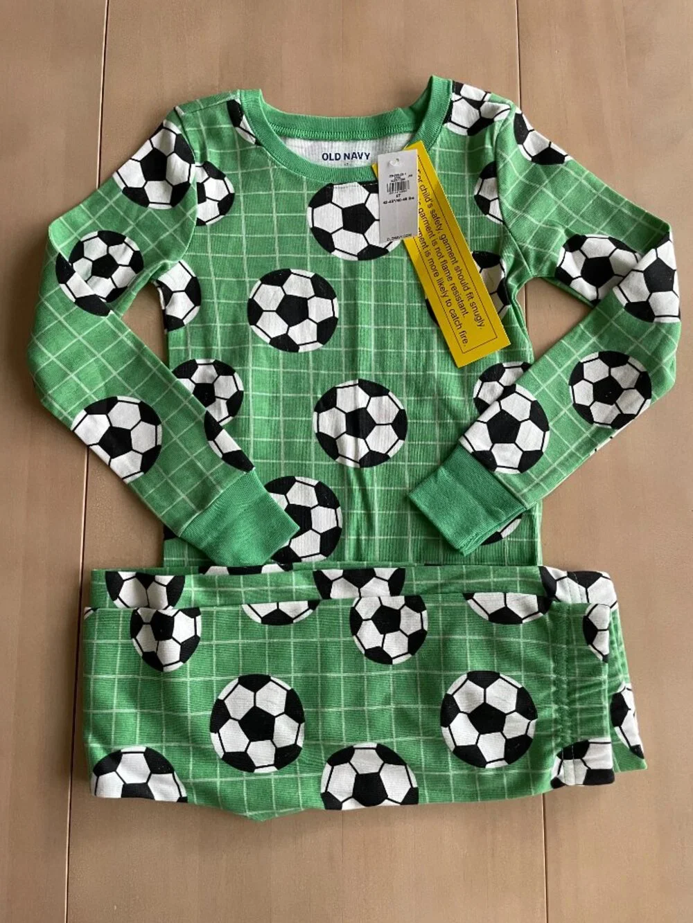 Entire Closet $5! NWT Old Navy Soccer Ball Pajama Set Green Grid Print Kids